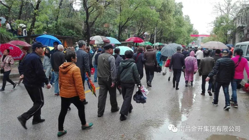 精心部署，管护公司圆满完成清明祭扫周边环境整治工作