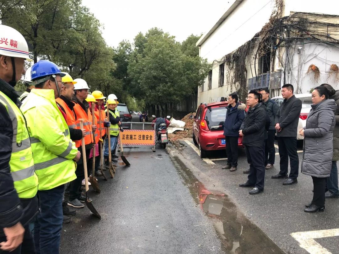 工匠集团组织开展在建项目复工慰问活动 