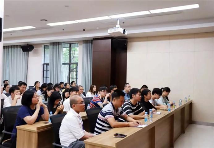 金开集团开展2019年“新闻图片摄影技巧及要求”专题培训