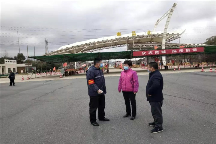 区工委管委会副主任王励带队前往南昌北收费站卡点检查