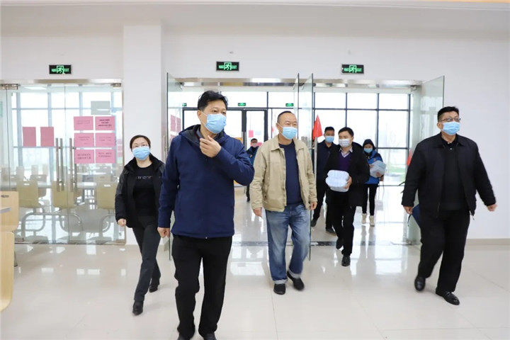 董事长谢荣华调研中小企业园疫情防控及复工复产工作