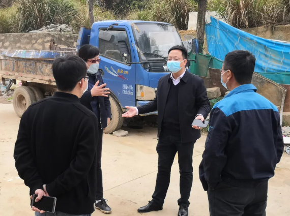 集团副总经理胡许亮深入豫章、昌麦采石场现场调研