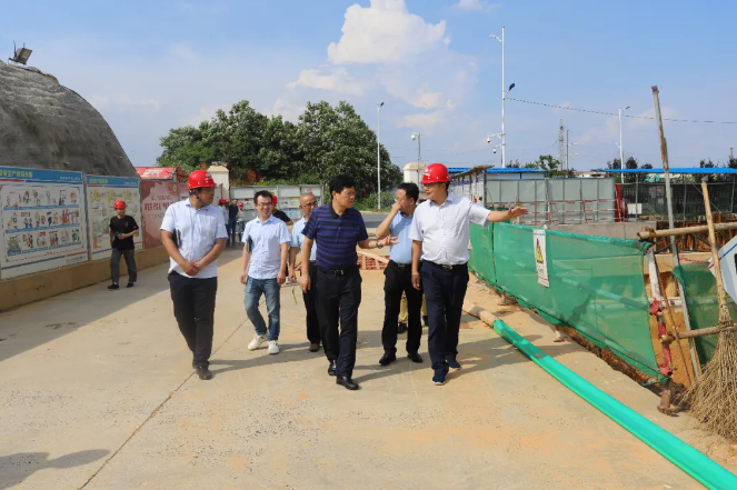 集团党委书记、董事长谢荣华一行深入项目现场调研