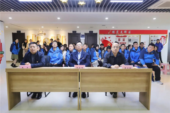 金开集团举办“举旗帜 聚民心 展形象” 画展活动